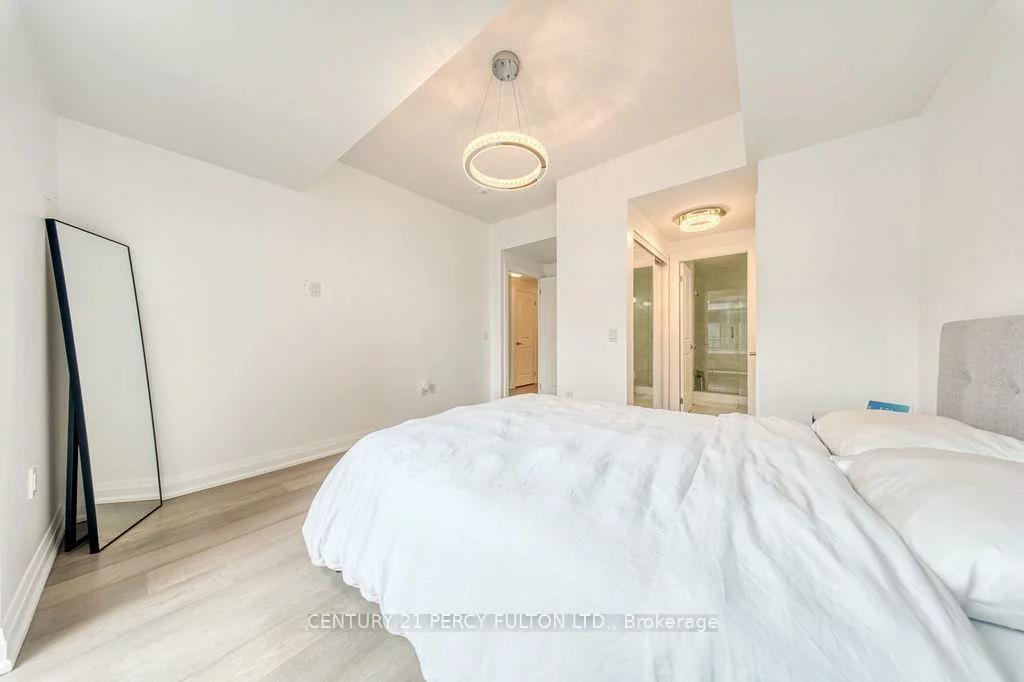 5289, Highway 7, Vaughan Grove, Vaughan