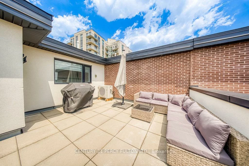 5289, Highway 7, Vaughan Grove, Vaughan