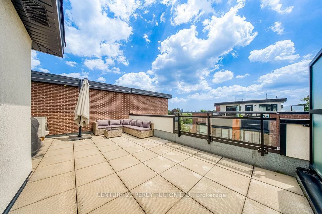 5289, Highway 7, Vaughan Grove, Vaughan