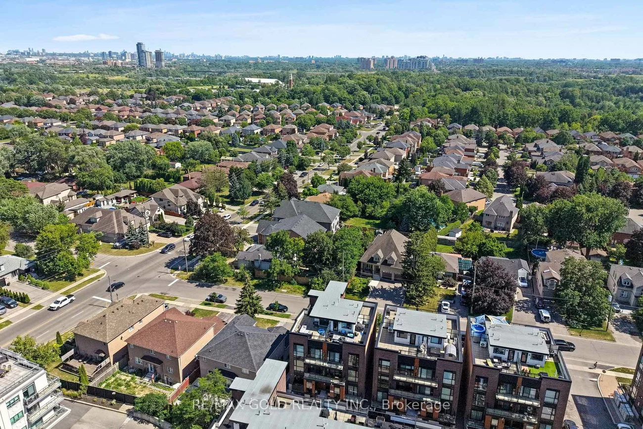 18, Coles, Vaughan Grove, Vaughan