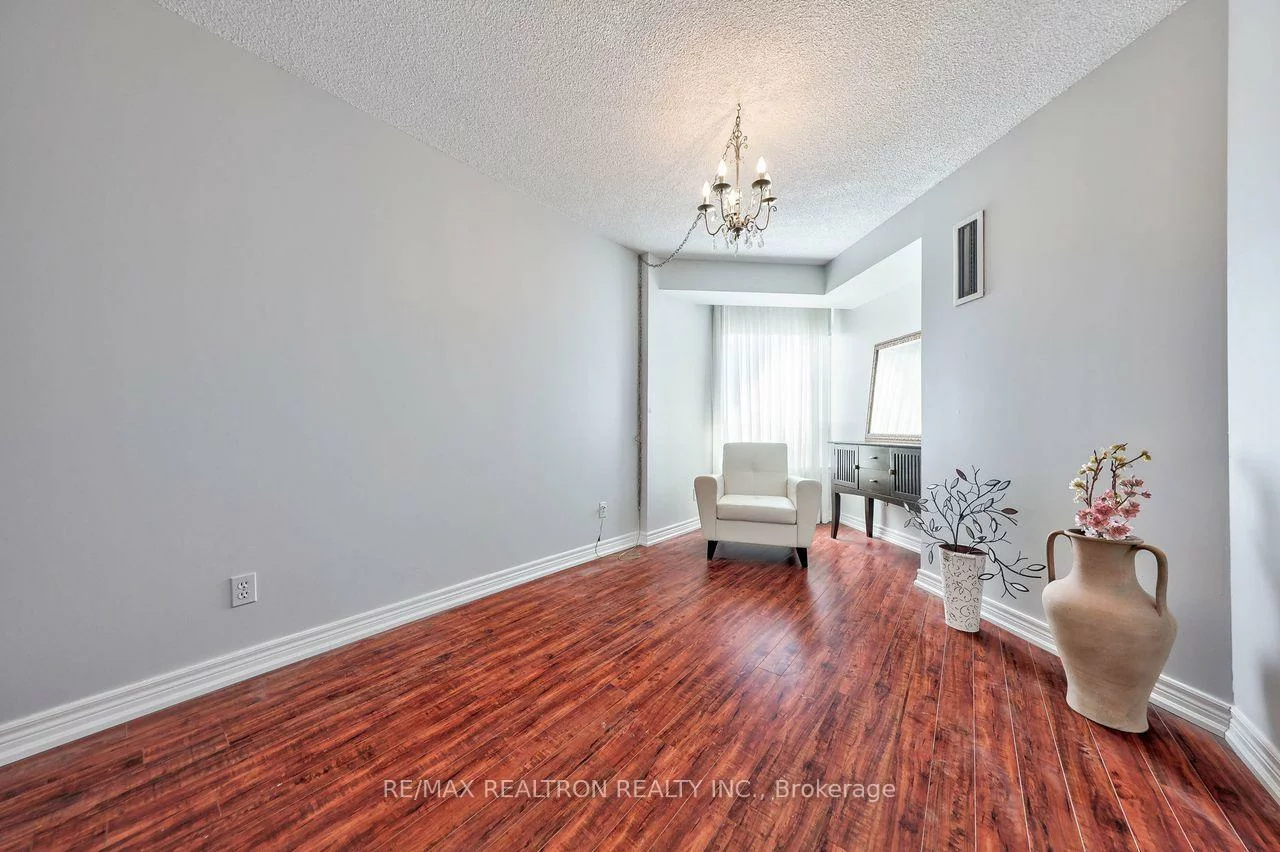 120, Promenade, Brownridge, Vaughan