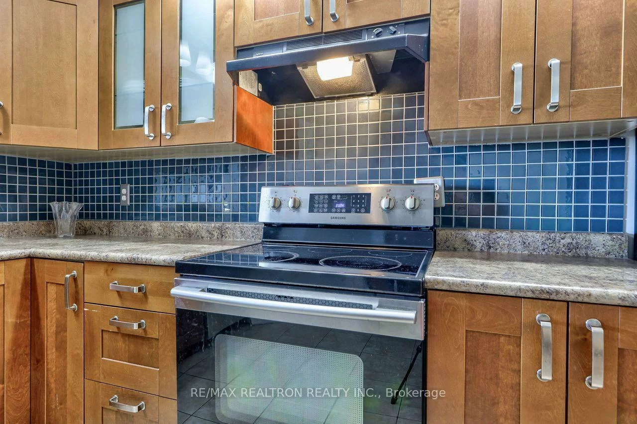 120, Promenade, Brownridge, Vaughan