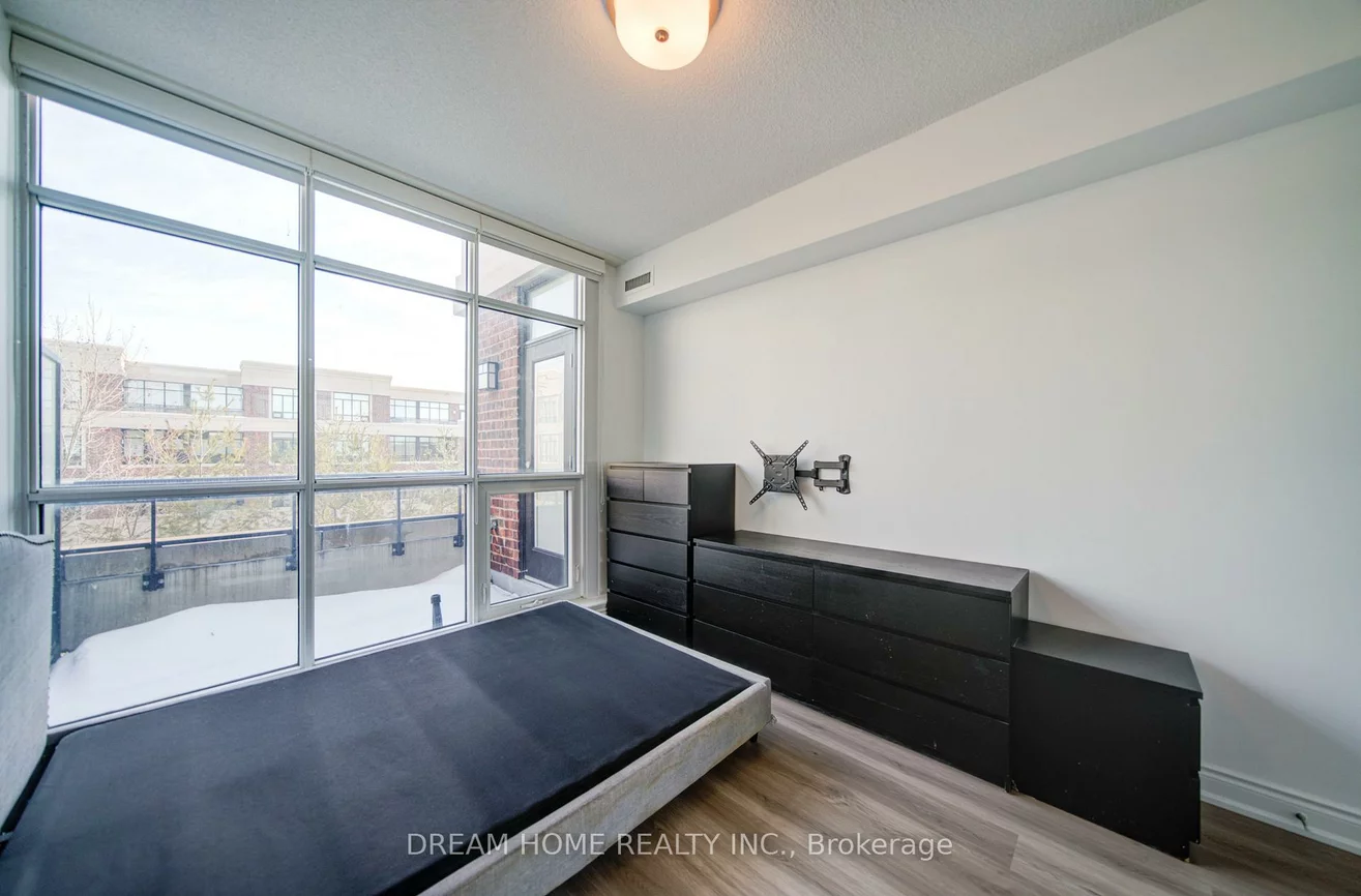 2396, Major Mackenzie, Maple, Vaughan