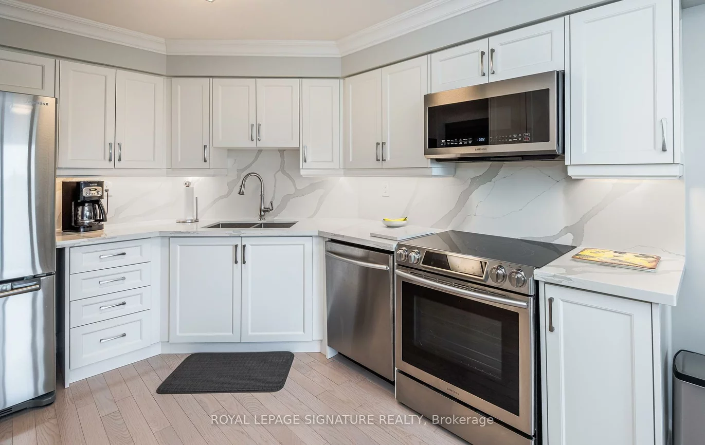 7300, Yonge, Crestwood-Springfarm-Yorkhill, Vaughan