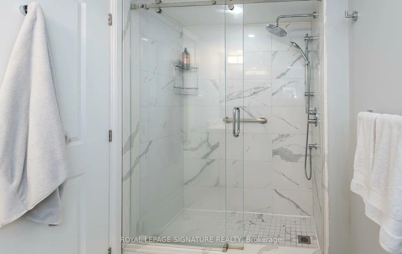7300, Yonge, Crestwood-Springfarm-Yorkhill, Vaughan
