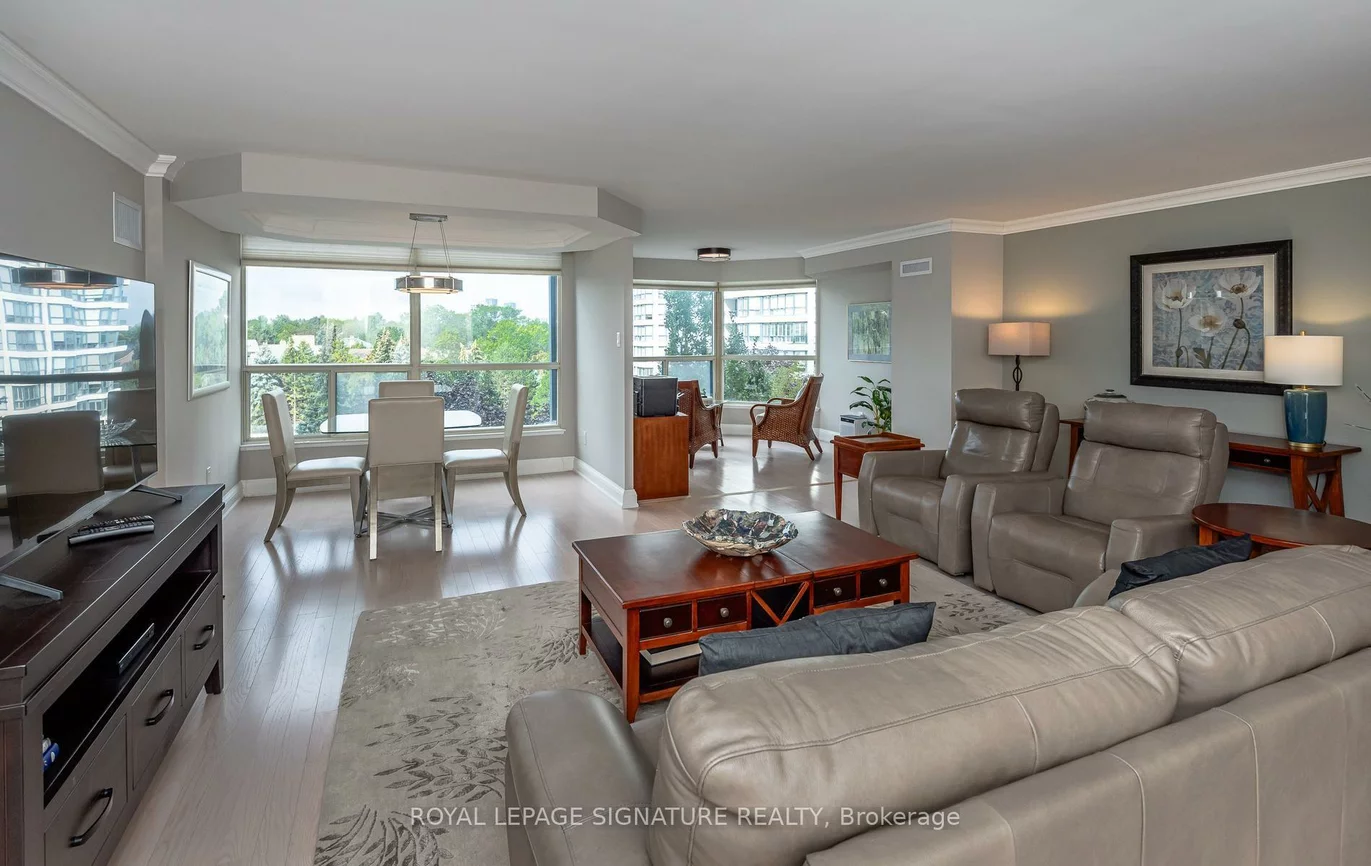 7300, Yonge, Crestwood-Springfarm-Yorkhill, Vaughan