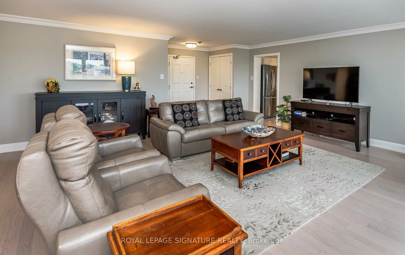 7300, Yonge, Crestwood-Springfarm-Yorkhill, Vaughan