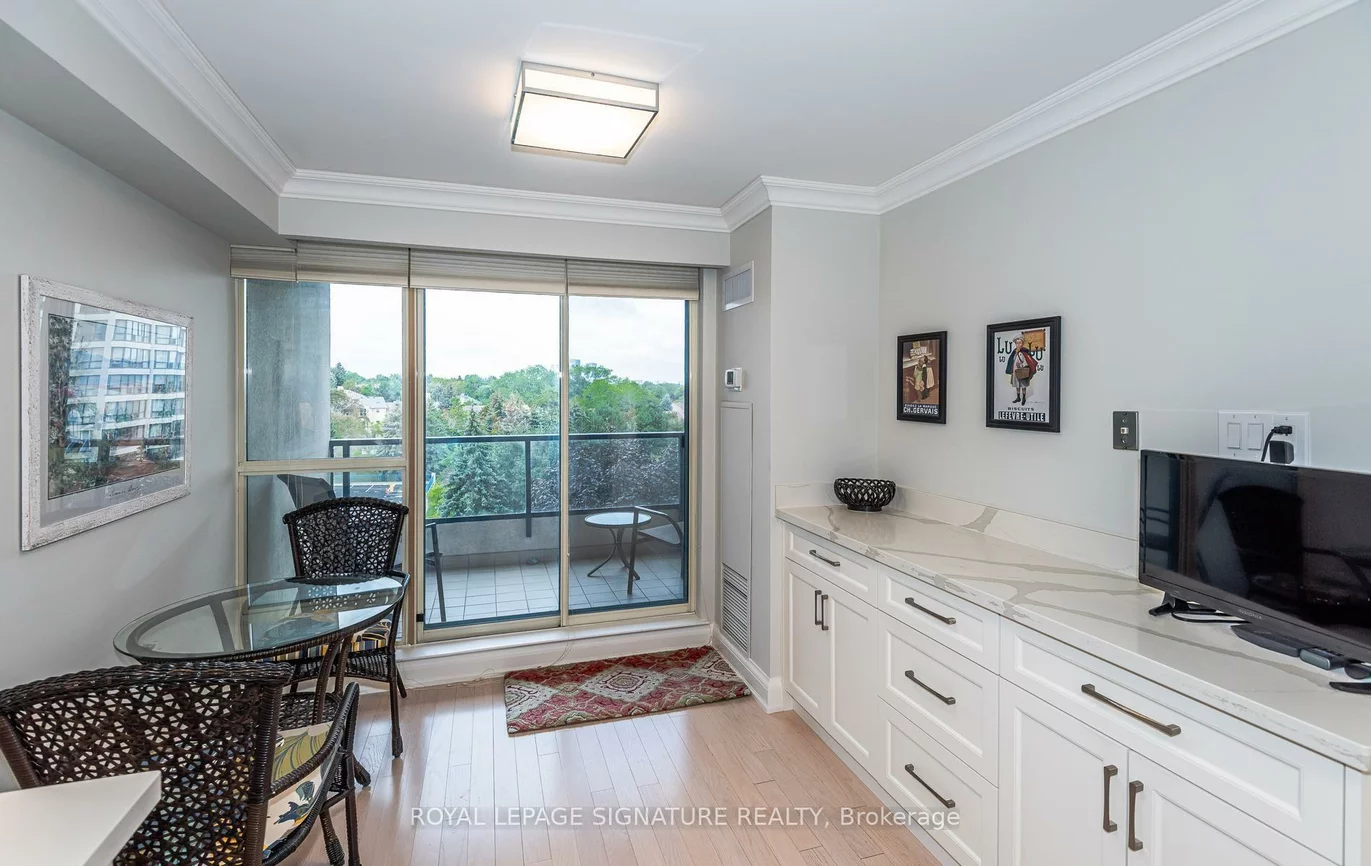 7300, Yonge, Crestwood-Springfarm-Yorkhill, Vaughan