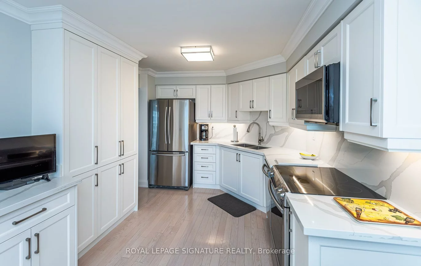 7300, Yonge, Crestwood-Springfarm-Yorkhill, Vaughan