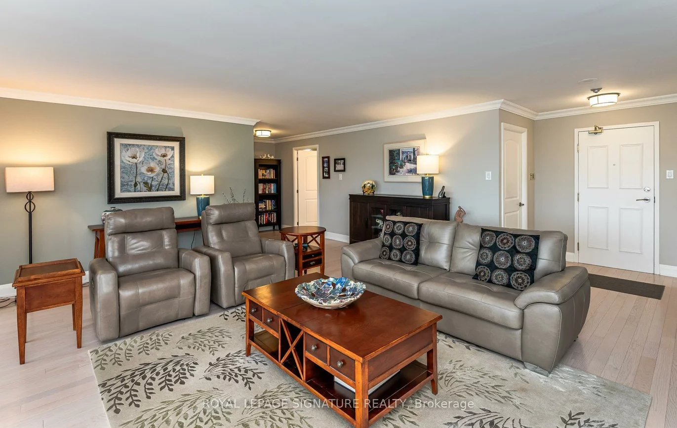 7300, Yonge, Crestwood-Springfarm-Yorkhill, Vaughan