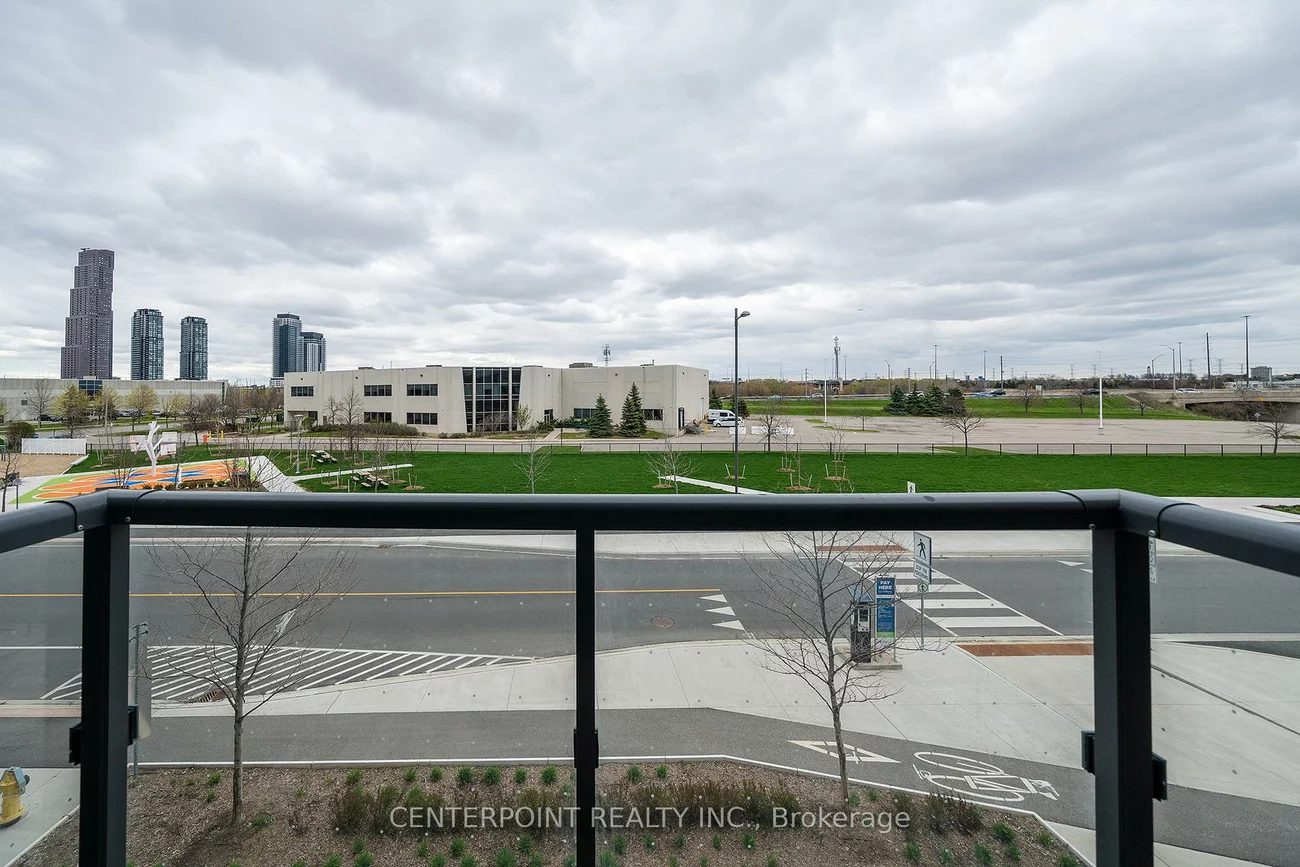 60, Honeycrisp, Vaughan Corporate Centre, Vaughan