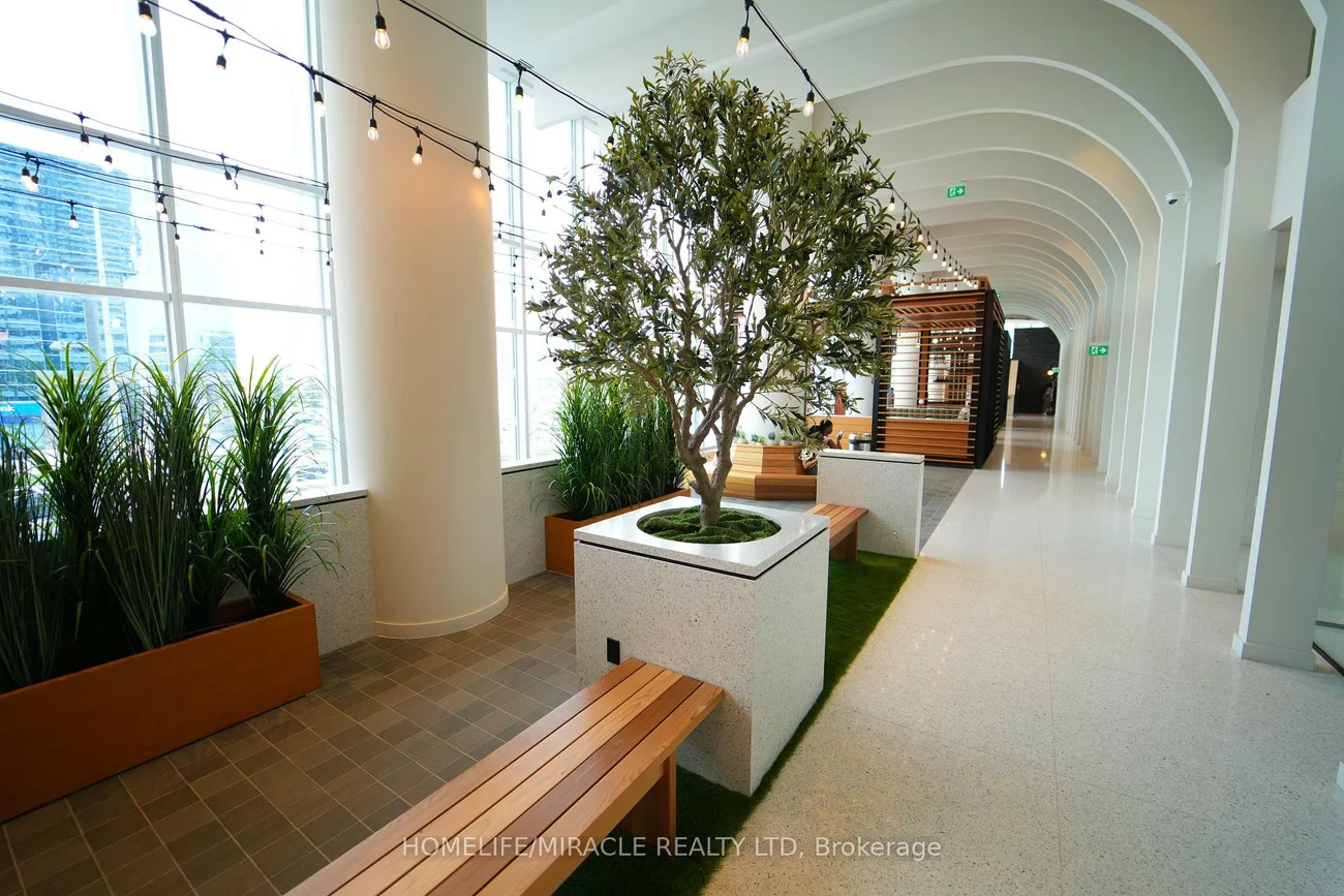 195, Commerce, Vaughan Corporate Centre, Vaughan