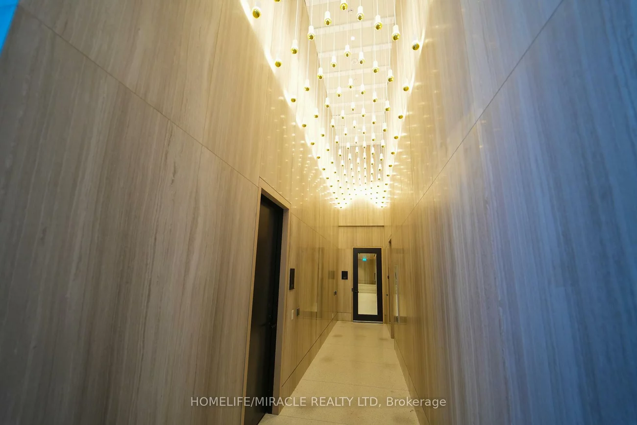 195, Commerce, Vaughan Corporate Centre, Vaughan