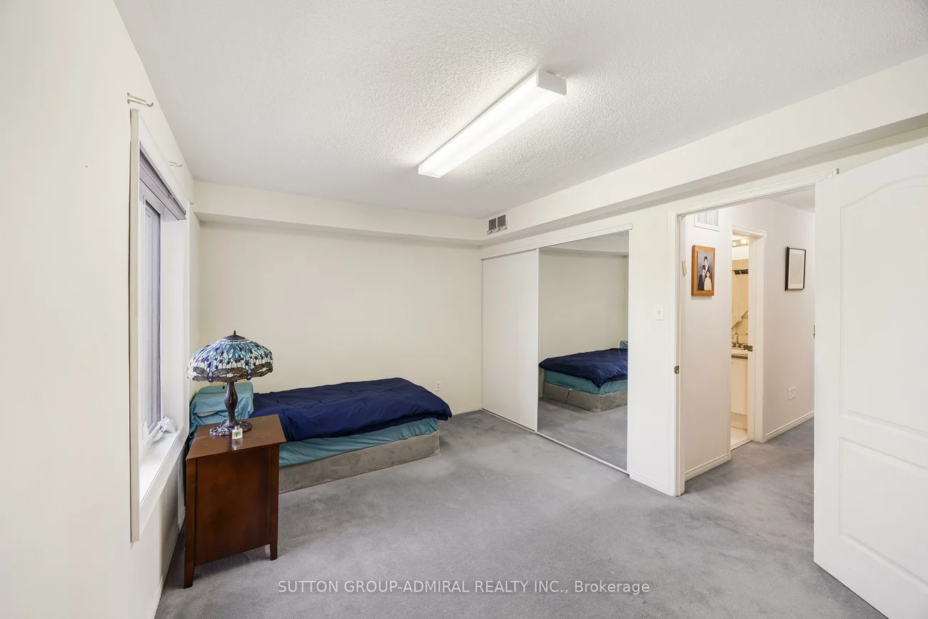 735, New Westminster, Brownridge, Vaughan
