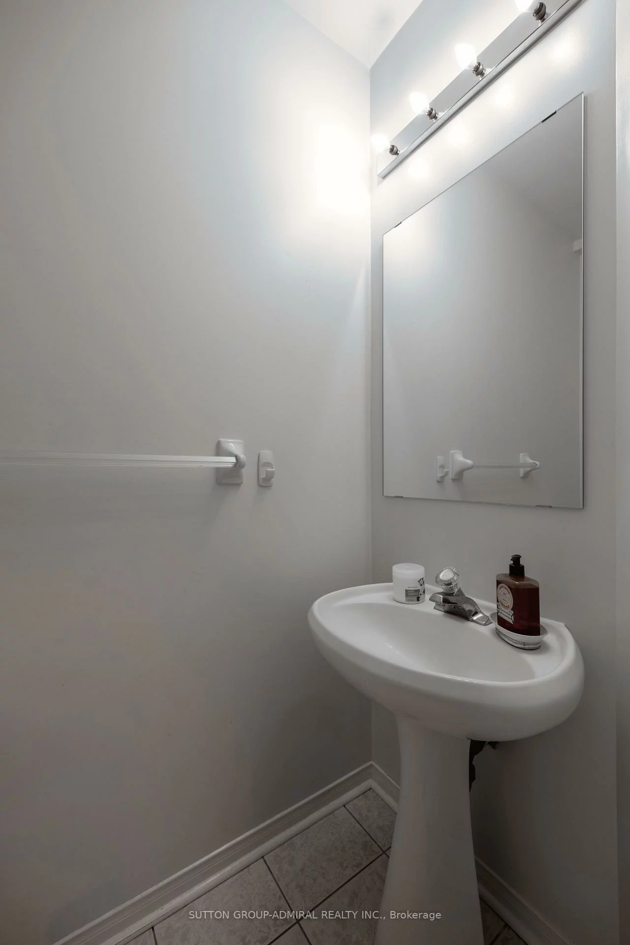 735, New Westminster, Brownridge, Vaughan