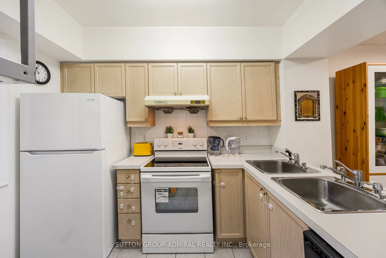 735, New Westminster, Brownridge, Vaughan