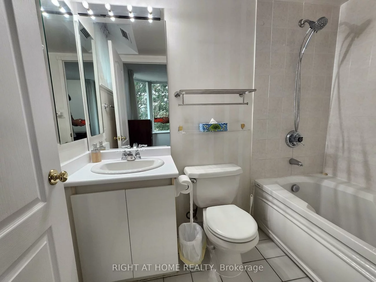 850, Steeles, Lakeview Estates, Vaughan