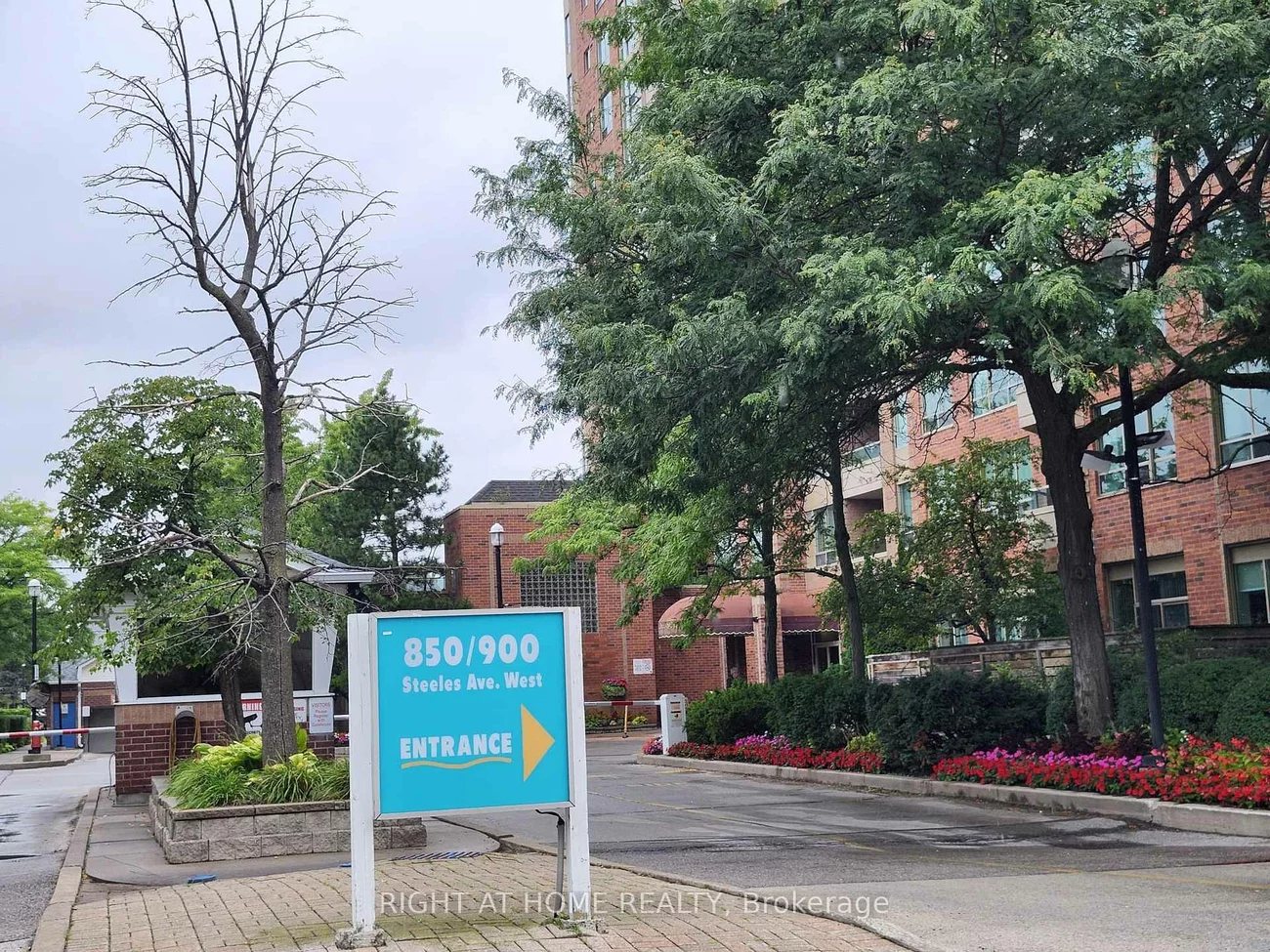 850, Steeles, Lakeview Estates, Vaughan
