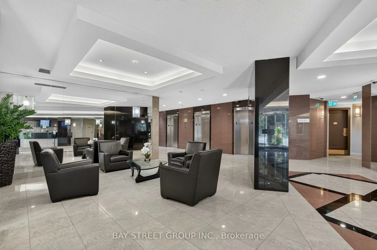7250, Yonge, Crestwood-Springfarm-Yorkhill, Vaughan