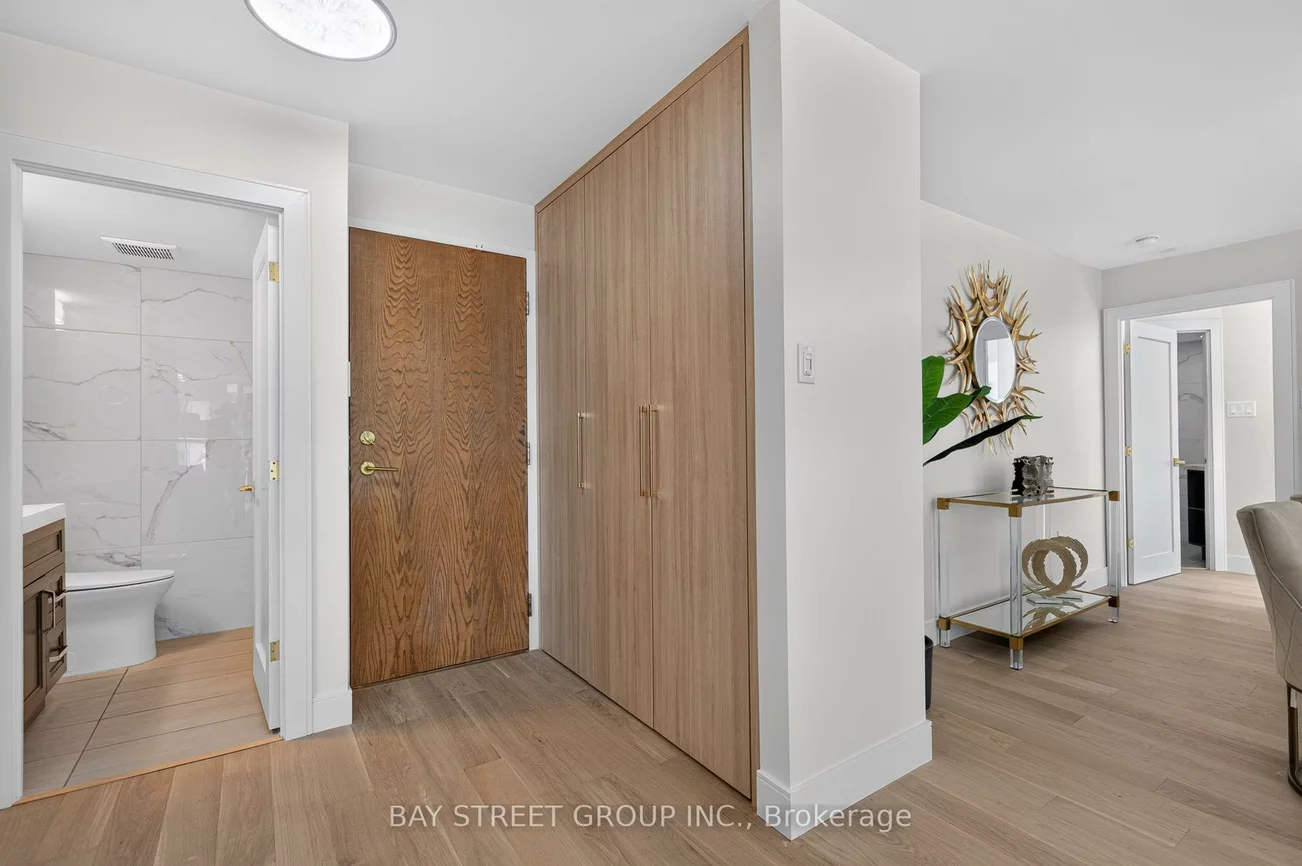 7250, Yonge, Crestwood-Springfarm-Yorkhill, Vaughan