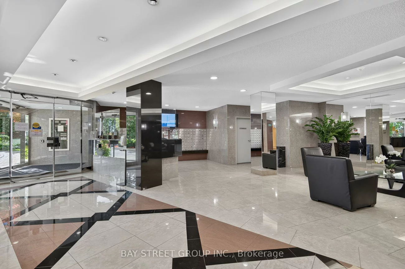 7250, Yonge, Crestwood-Springfarm-Yorkhill, Vaughan