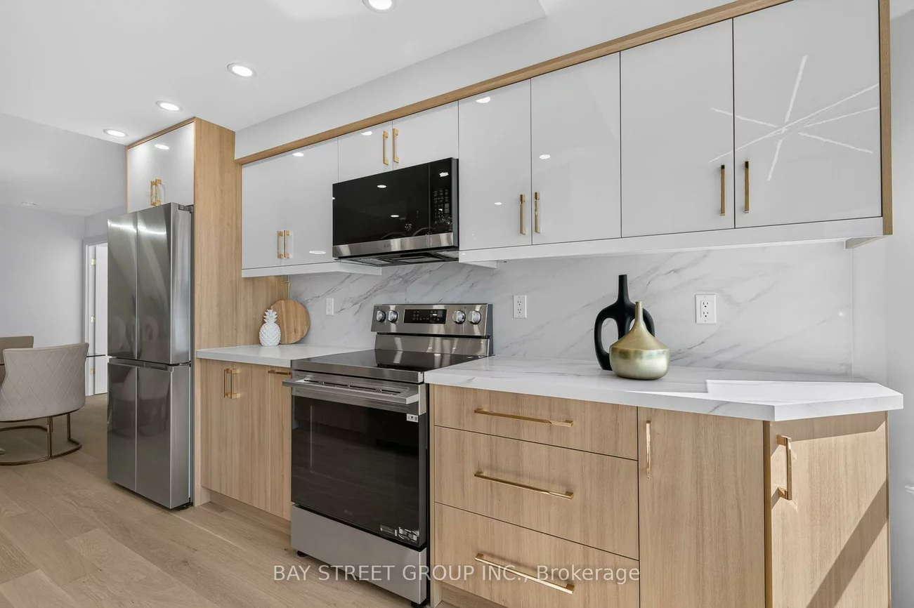7250, Yonge, Crestwood-Springfarm-Yorkhill, Vaughan