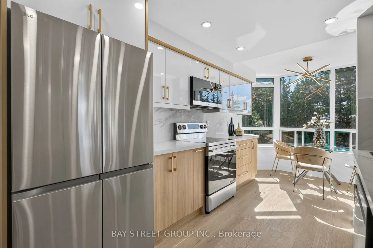 7250, Yonge, Crestwood-Springfarm-Yorkhill, Vaughan