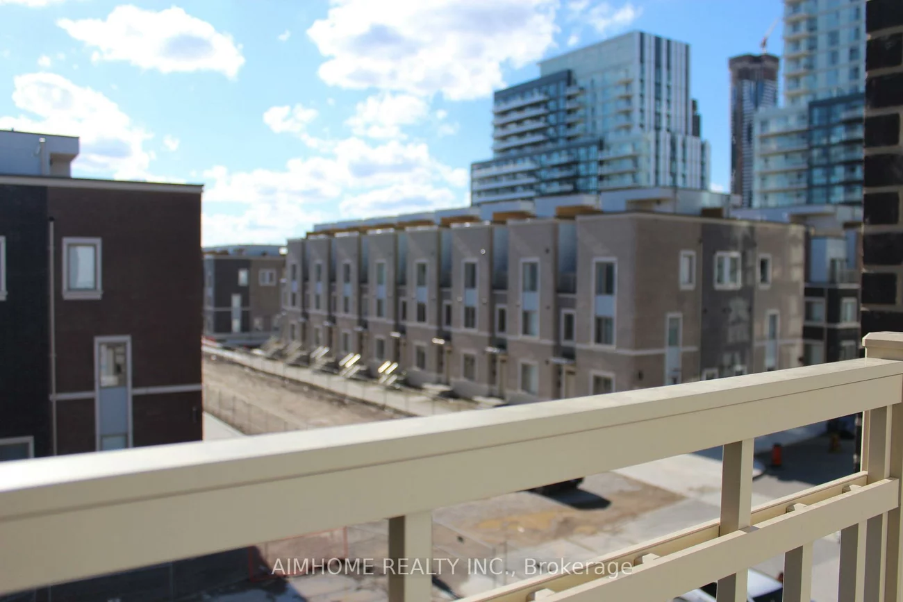 80, Honeycrisp, Vaughan Corporate Centre, Vaughan