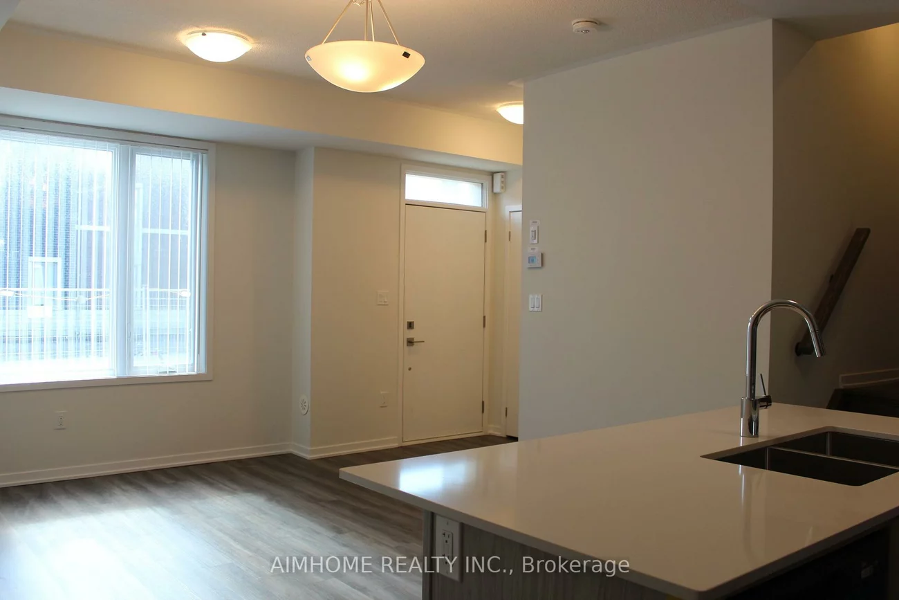 80, Honeycrisp, Vaughan Corporate Centre, Vaughan