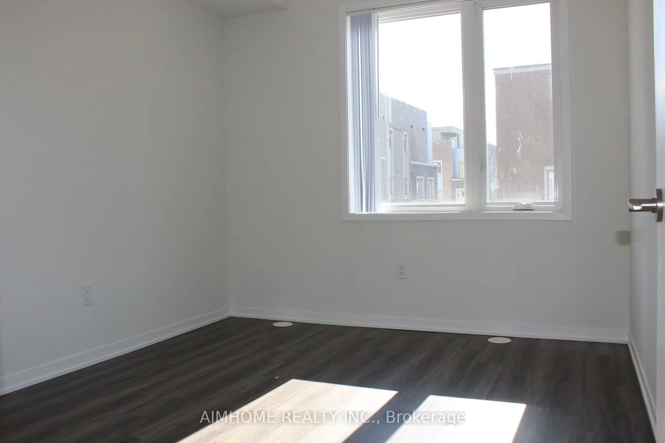 80, Honeycrisp, Vaughan Corporate Centre, Vaughan