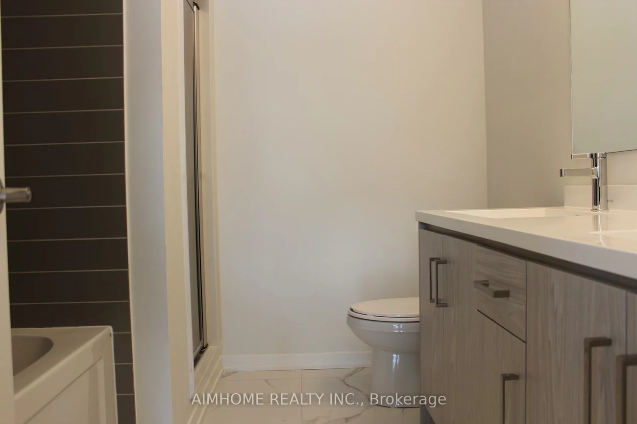 80, Honeycrisp, Vaughan Corporate Centre, Vaughan