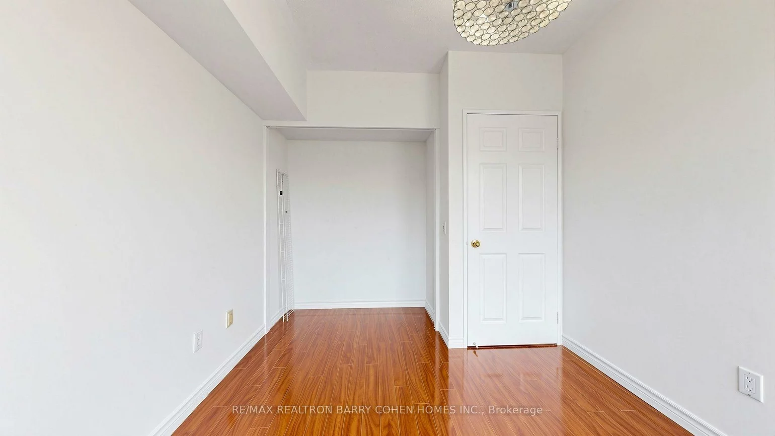 7398, Yonge, Crestwood-Springfarm-Yorkhill, Vaughan