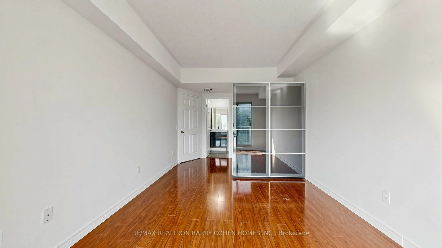 7398, Yonge, Crestwood-Springfarm-Yorkhill, Vaughan