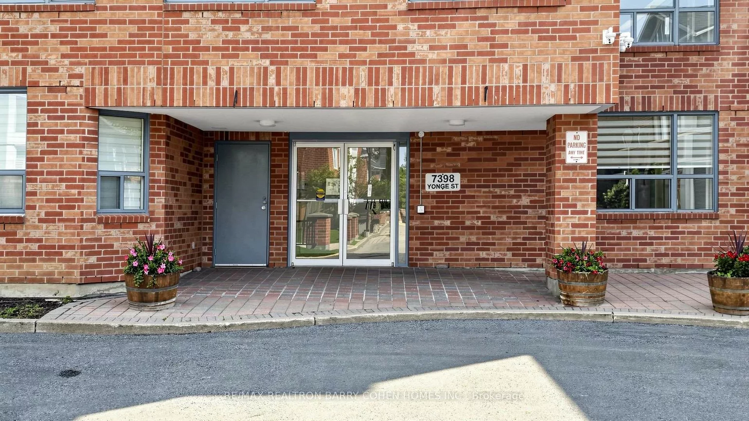 7398, Yonge, Crestwood-Springfarm-Yorkhill, Vaughan