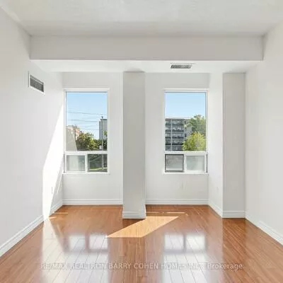 7398, Yonge, Crestwood-Springfarm-Yorkhill, Vaughan