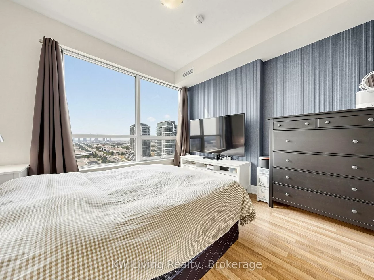 9075, Jane, Concord, Vaughan
