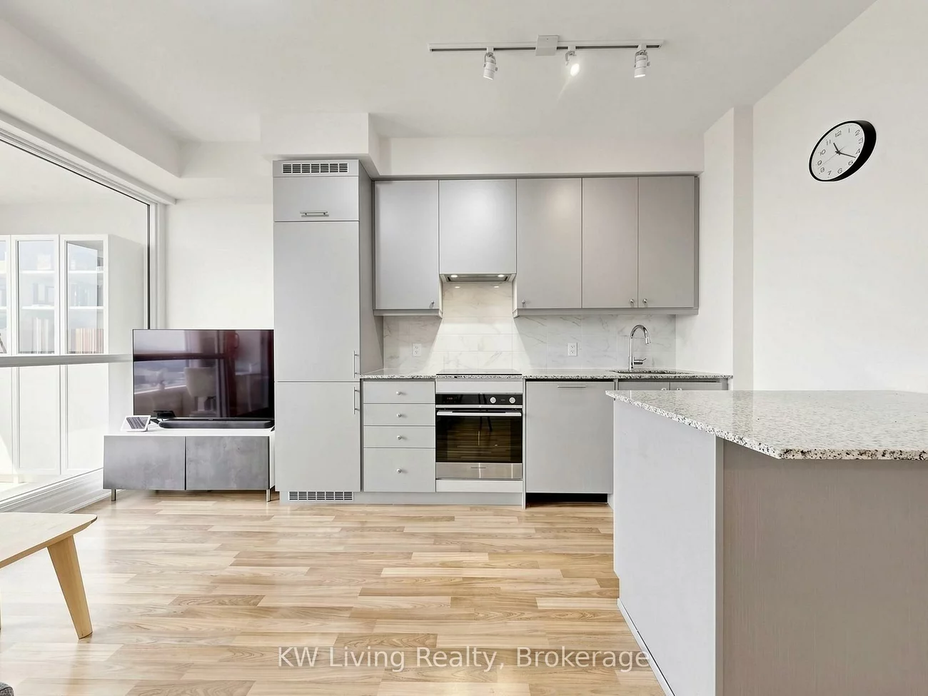 9075, Jane, Concord, Vaughan