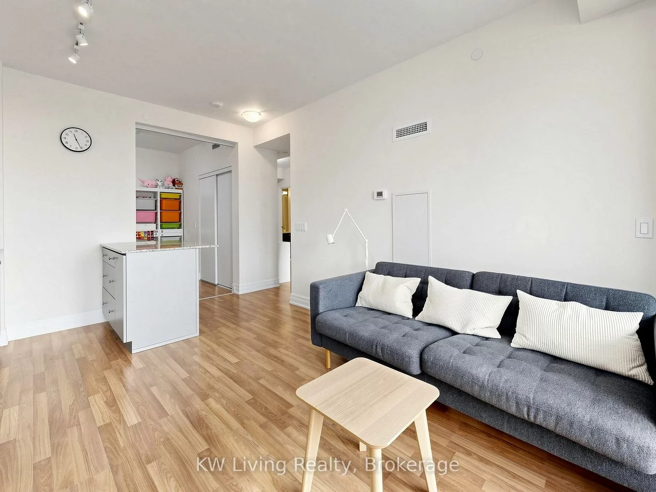 9075, Jane, Concord, Vaughan