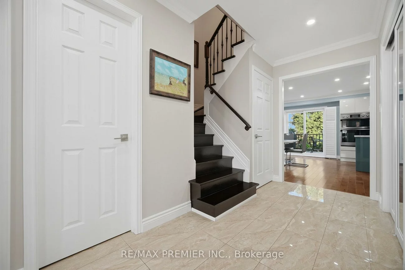 102, Pinedale, East Woodbridge, Vaughan