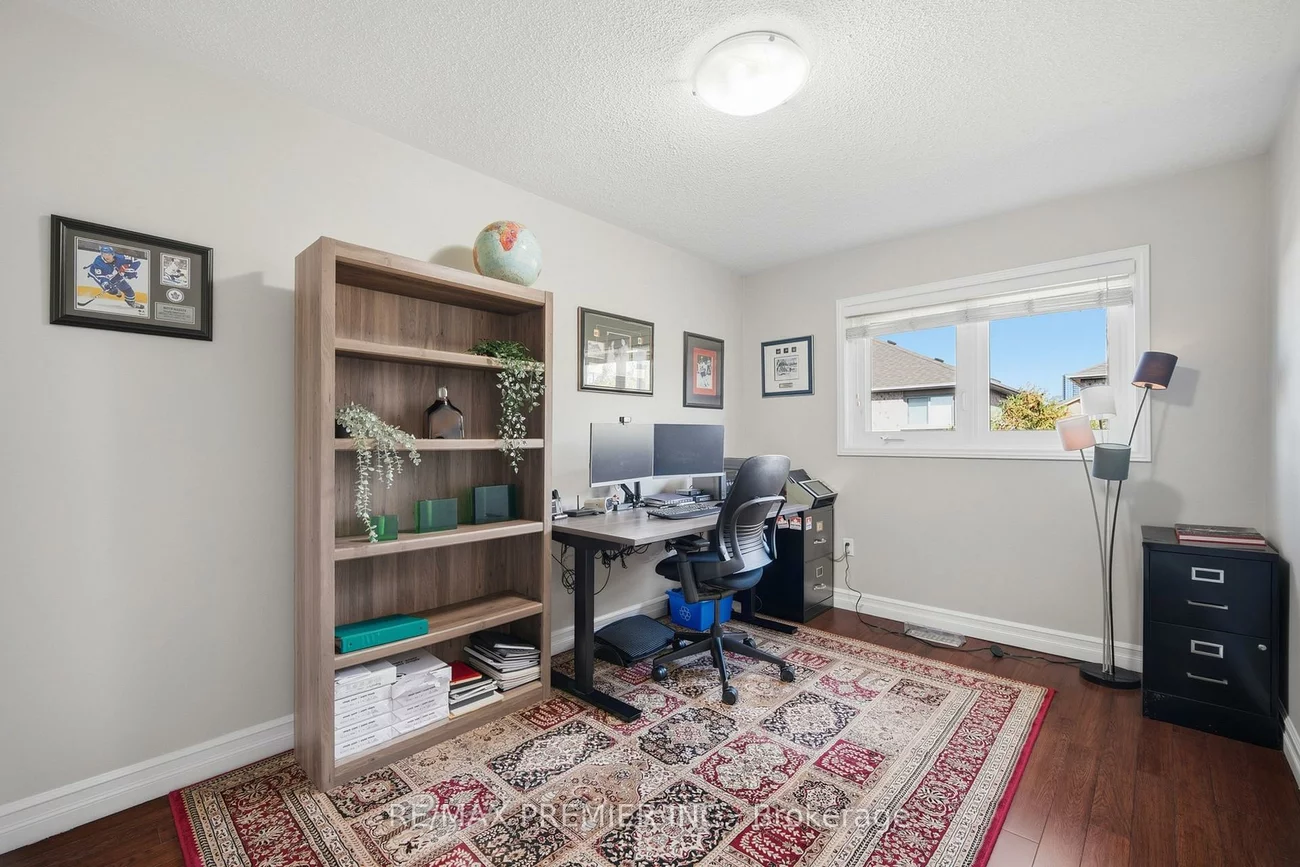 102, Pinedale, East Woodbridge, Vaughan