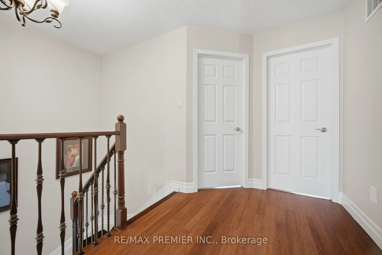102, Pinedale, East Woodbridge, Vaughan