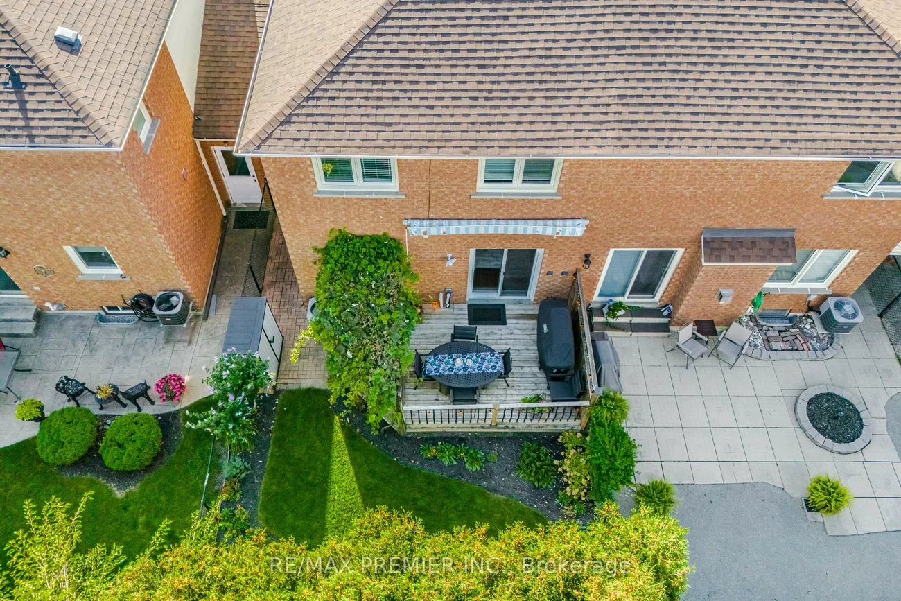 102, Pinedale, East Woodbridge, Vaughan
