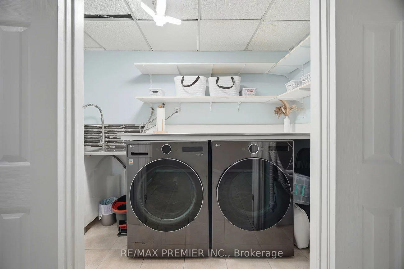 102, Pinedale, East Woodbridge, Vaughan