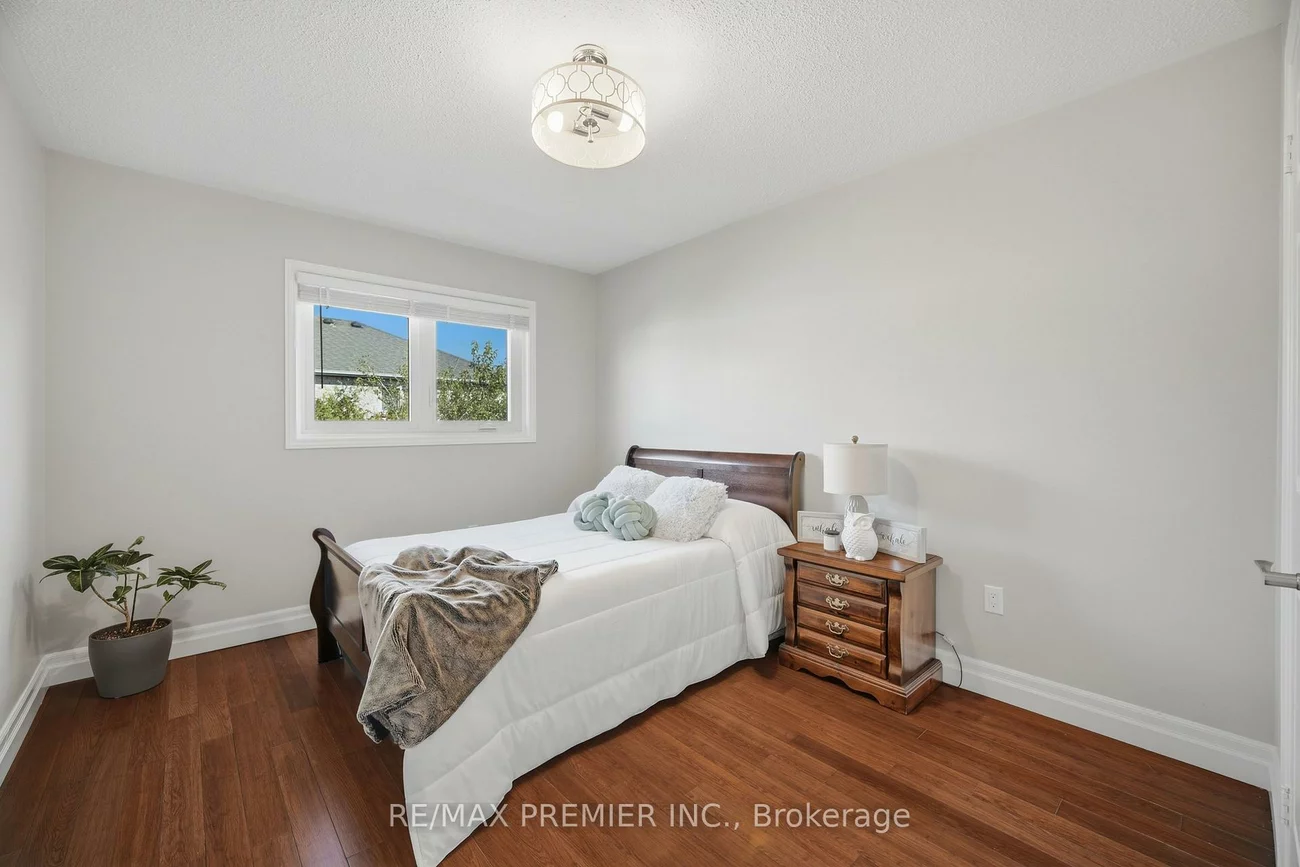 102, Pinedale, East Woodbridge, Vaughan