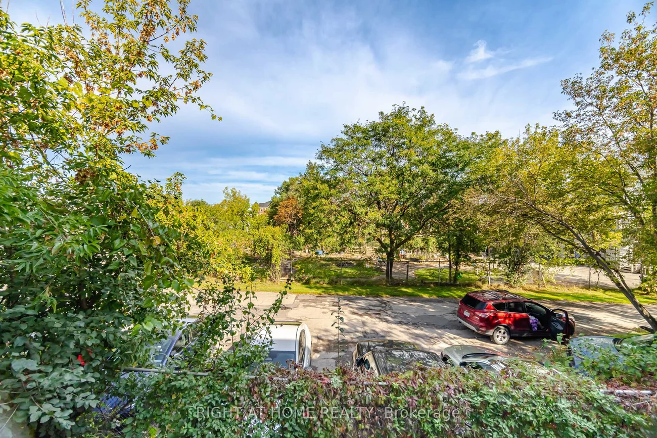 8032, Kipling, West Woodbridge, Vaughan