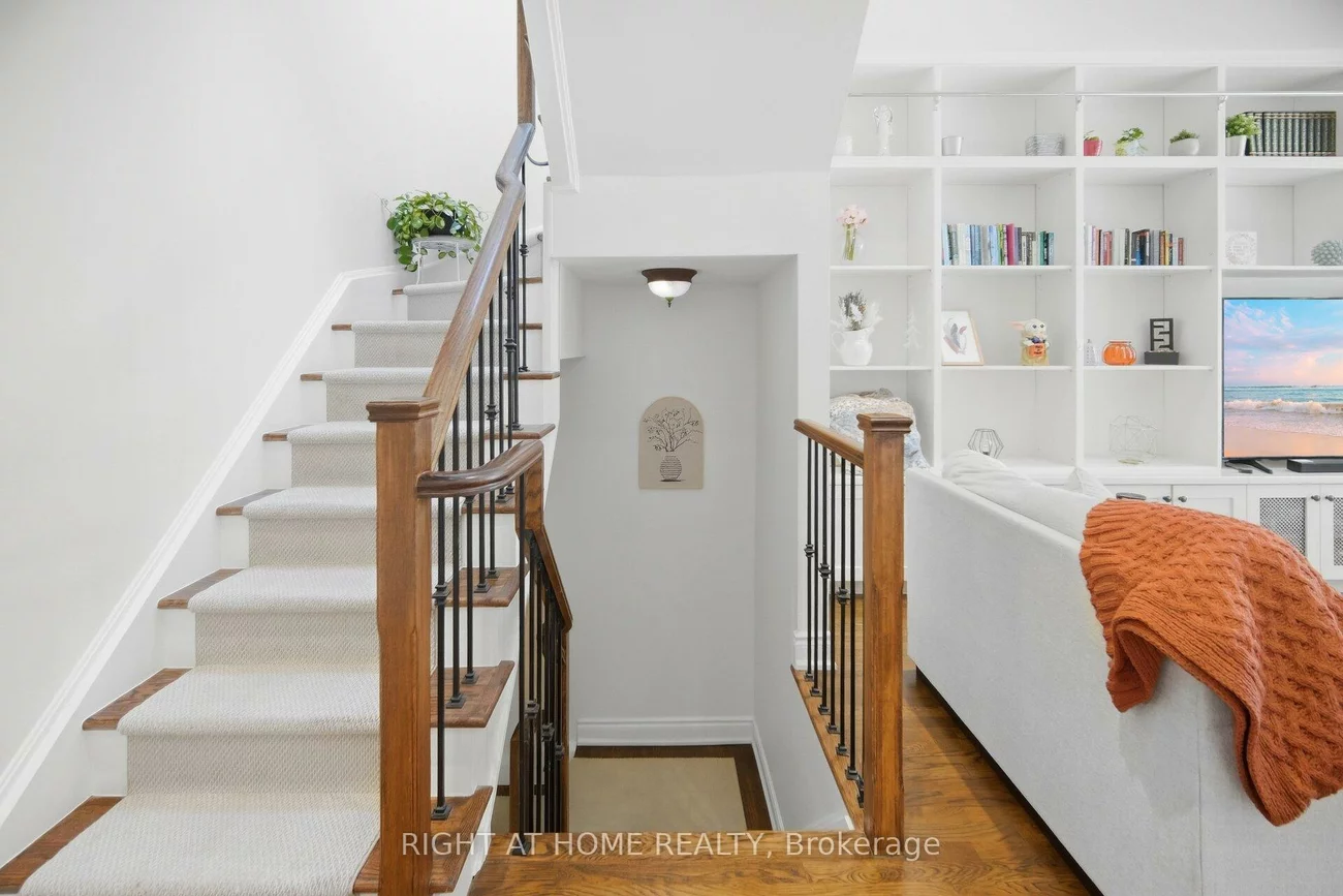 8032, Kipling, West Woodbridge, Vaughan