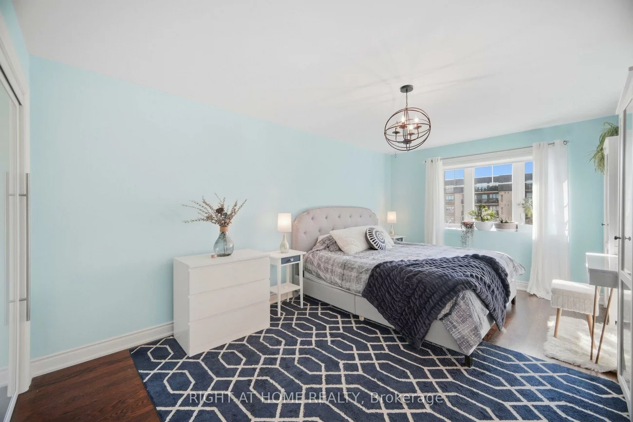 8032, Kipling, West Woodbridge, Vaughan