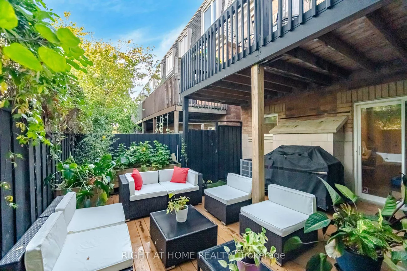 8032, Kipling, West Woodbridge, Vaughan