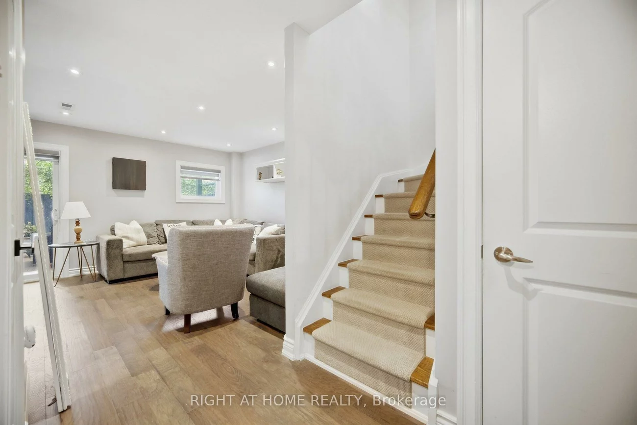 8032, Kipling, West Woodbridge, Vaughan