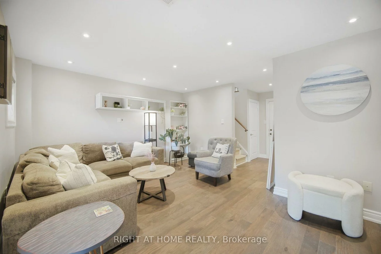 8032, Kipling, West Woodbridge, Vaughan